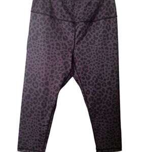 Kali Capri Gray and Black‎ Leggings with Stretchy Fit